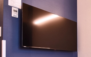 壁掛け液晶43型TV