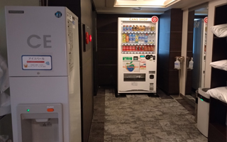 自動販売機と製氷機