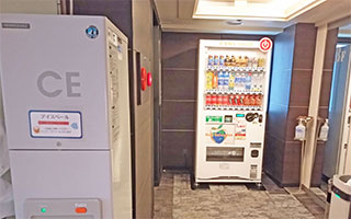 自動販売機と製氷機